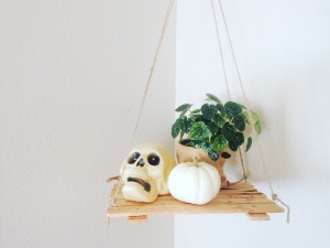 Creepy Halloween Decor. Pictures and instructions on cleverbloom.com