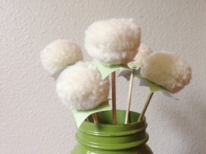 Anthropologie inspired pom pom bouquet. Cute, simple, and easy. Click here for tutorial!