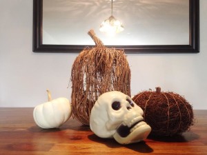 Creepy Halloween Decor. Pictures and instructions on cleverbloom.com