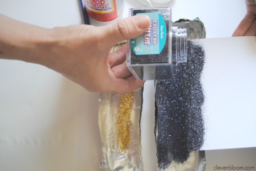 DIY Glitter Stationary is so fun! It's sure to make anyone's day! Perfect for holidays, birthdays, and more.