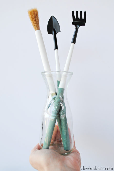 DIY Dip Dyed Plant Tools - Easy gift for the plant lover in your life. Clever Bloom