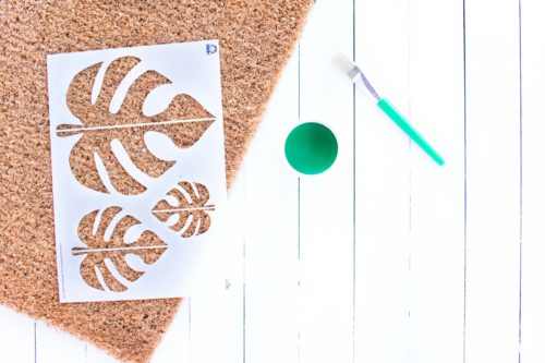 This easy DIY Monstera Doormat is a perfect way to bring a little bit of tropical to your entryway. Make one for a housewarming gift or keep it for yourself! #diy #doormat #monstera #modern #crafts #homedecor