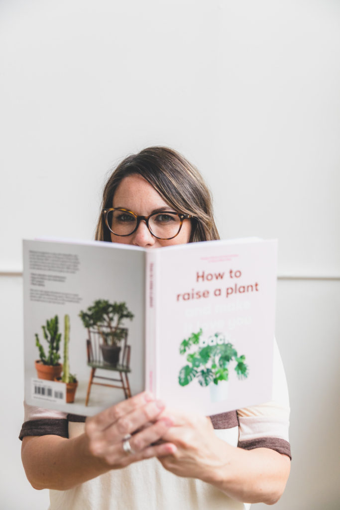 The best house plant care, DIY, decor book around! All levels of indoor gardeners will love this book! #houseplantclub #howtoraiseaplant #planrcare #cleverbloom